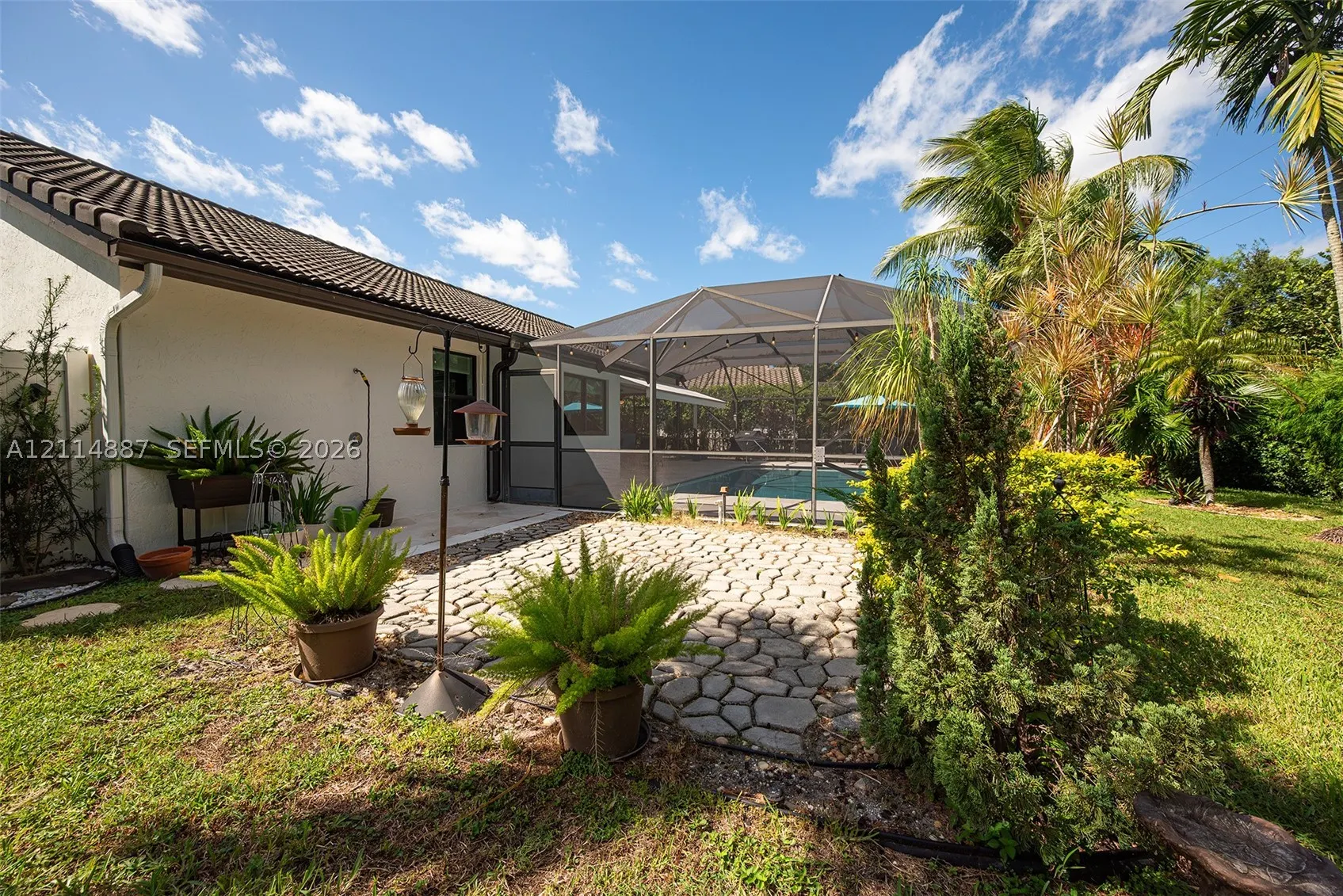 5722 Aspen Ridge Cir