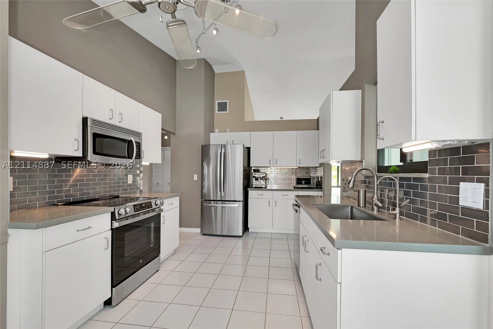 5722 Aspen Ridge Cir