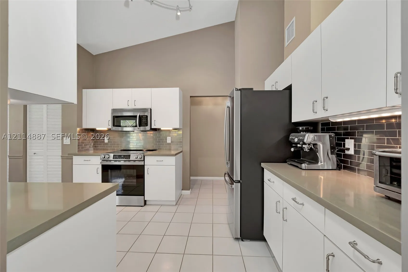5722 Aspen Ridge Cir