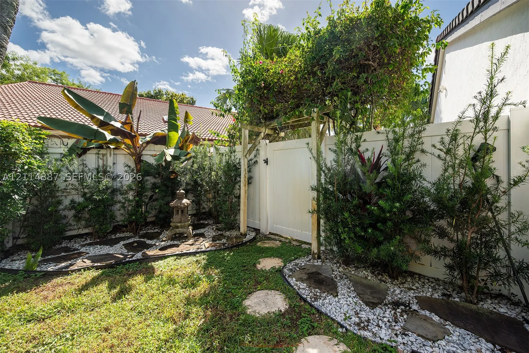 5722 Aspen Ridge Cir