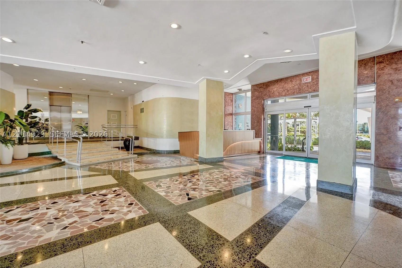 4925 Collins Ave #3H