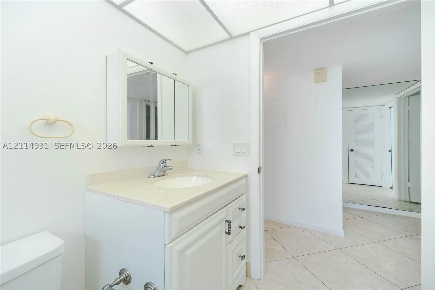 642 N Normandy  N #642