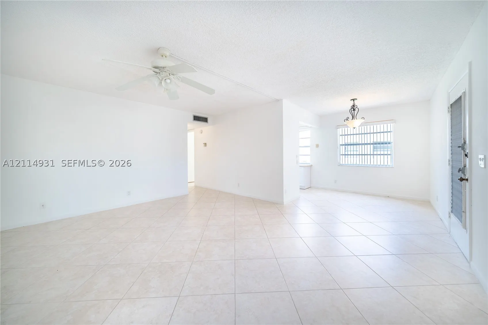 642 N Normandy  N #642