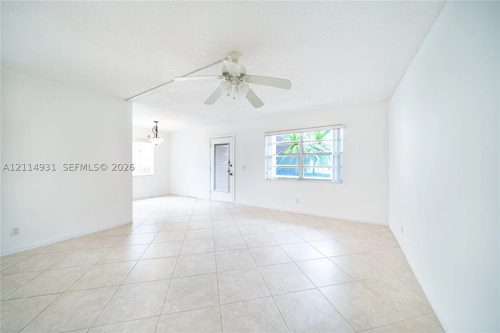 642 N Normandy  N #642