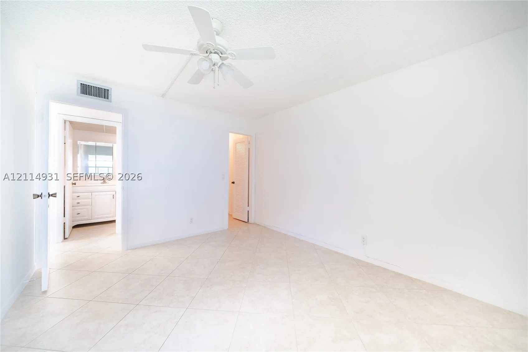 642 N Normandy  N #642
