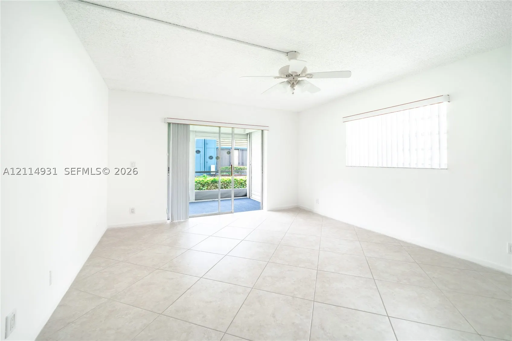 642 N Normandy  N #642