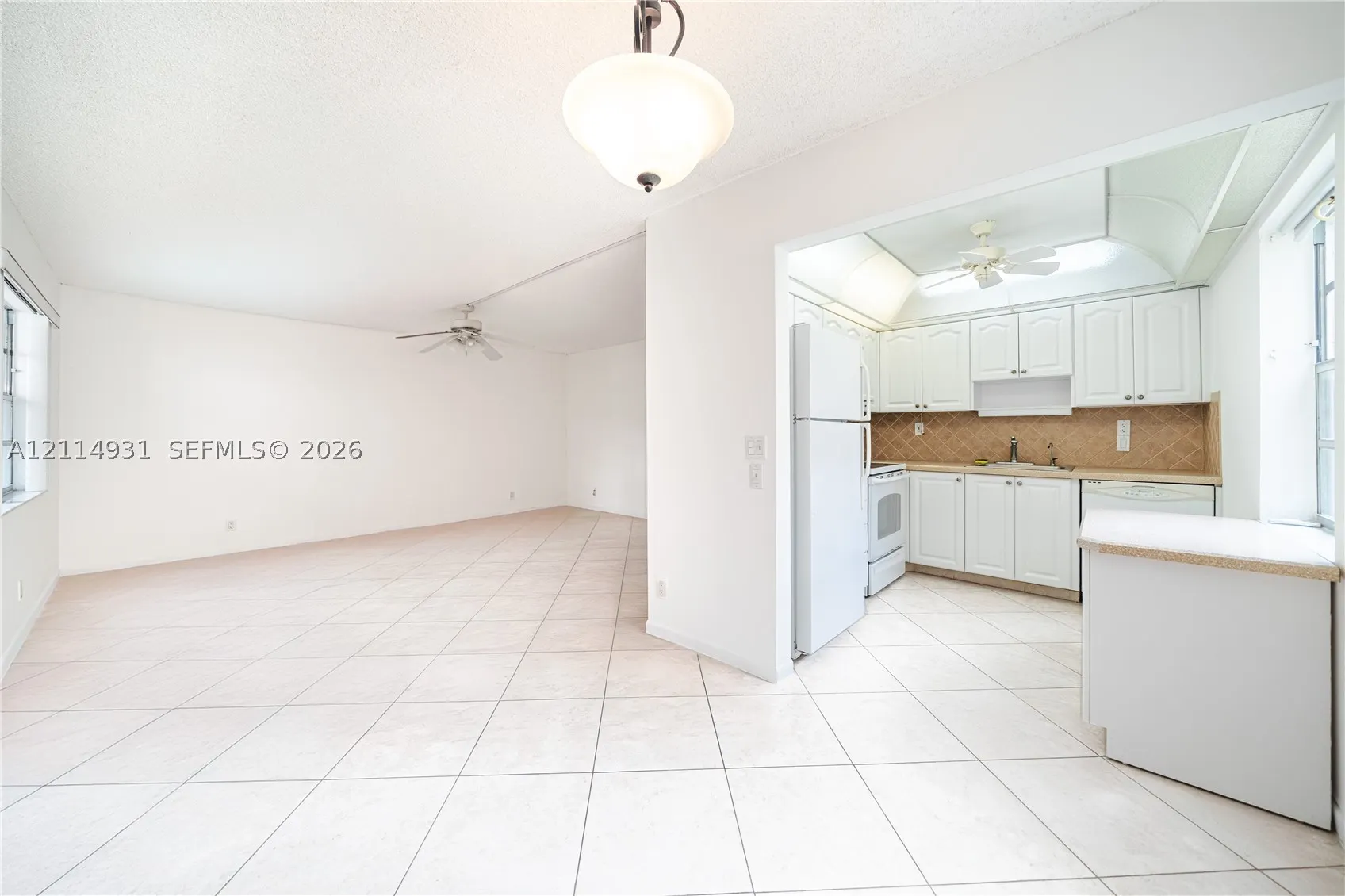 642 N Normandy  N #642