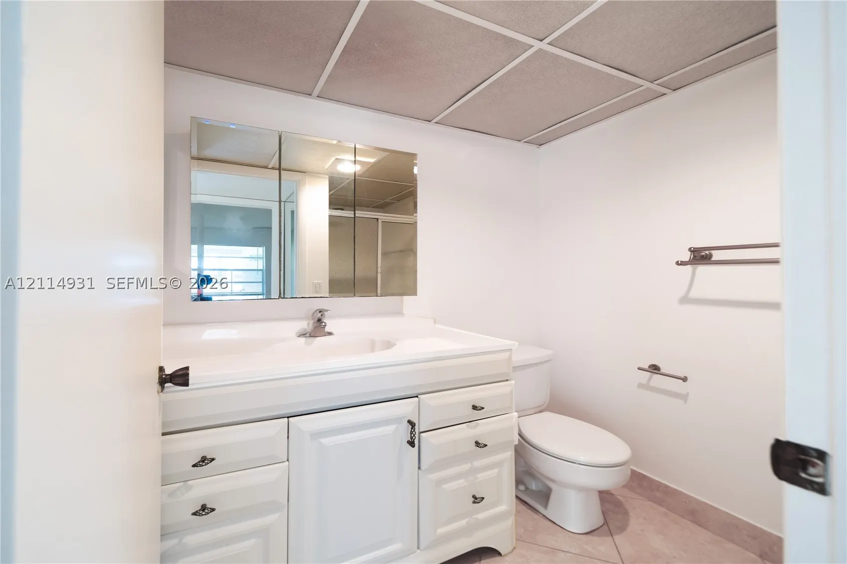 642 N Normandy  N #642