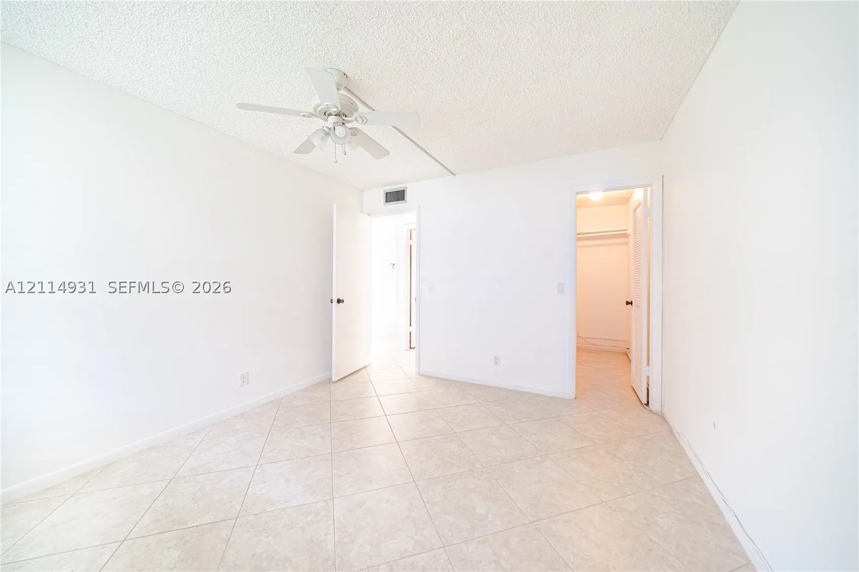642 N Normandy  N #642