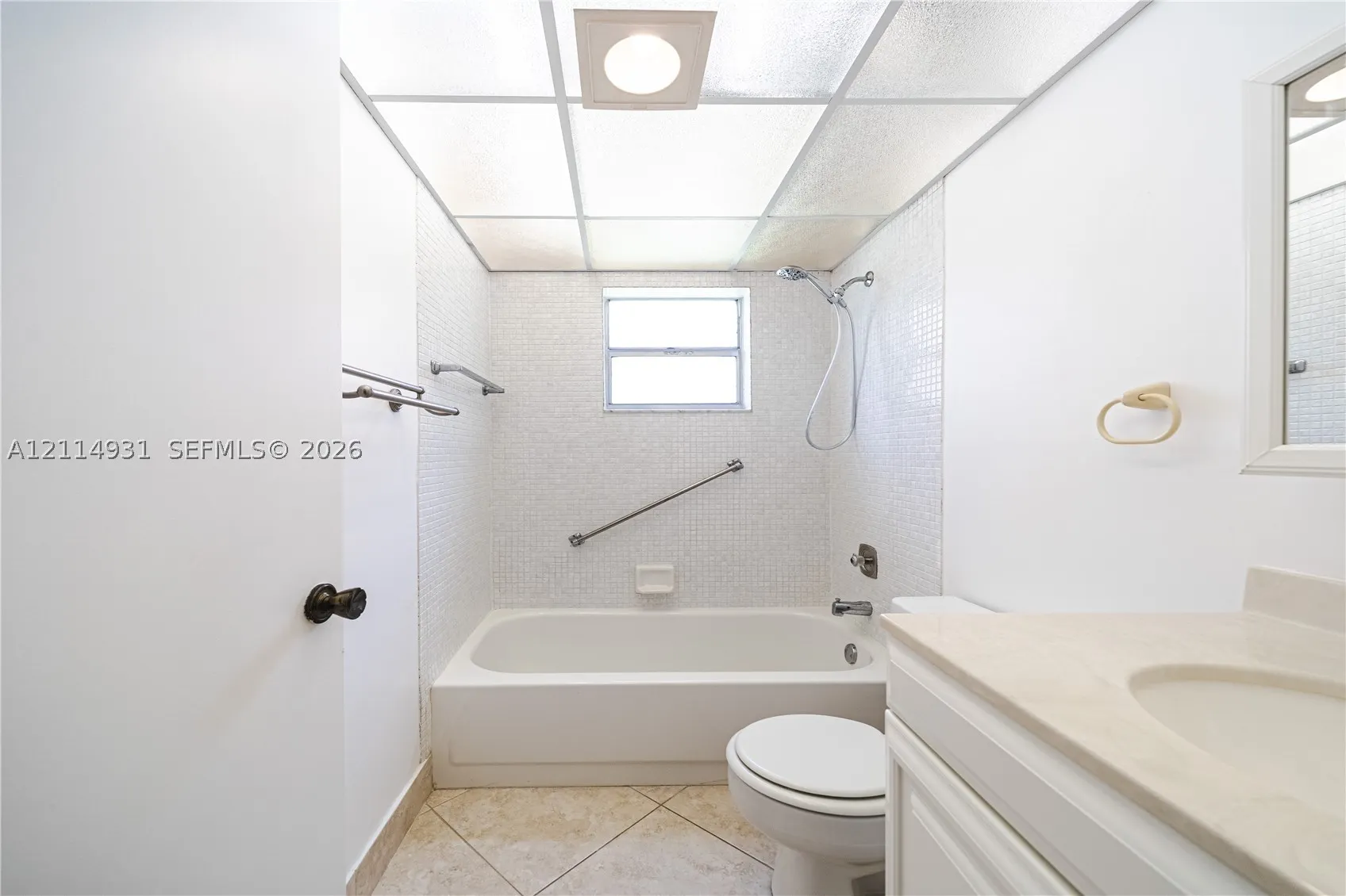 642 N Normandy  N #642