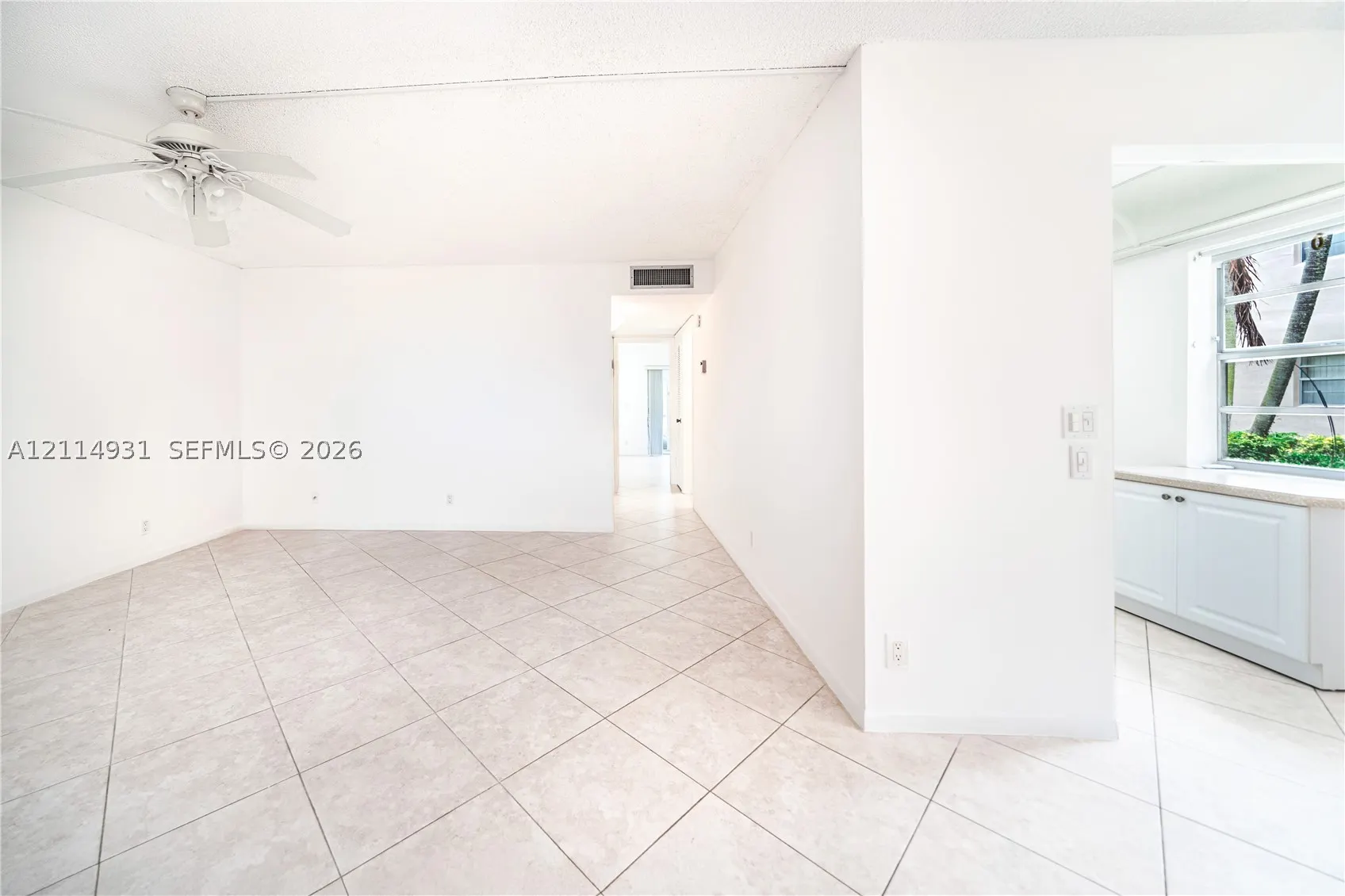 642 N Normandy  N #642