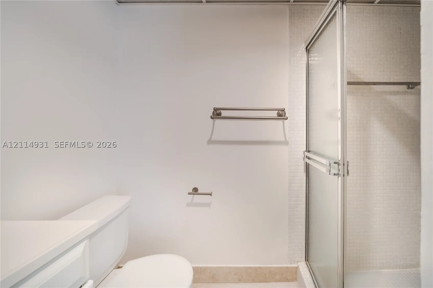642 N Normandy  N #642