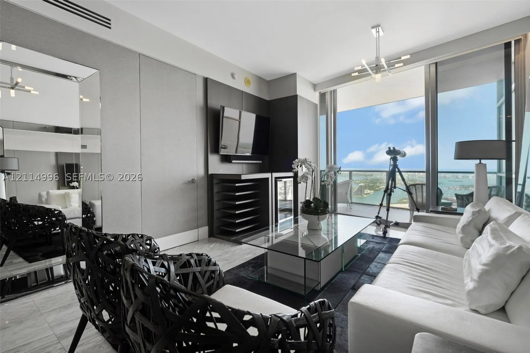 1100 Biscayne Blvd #5904