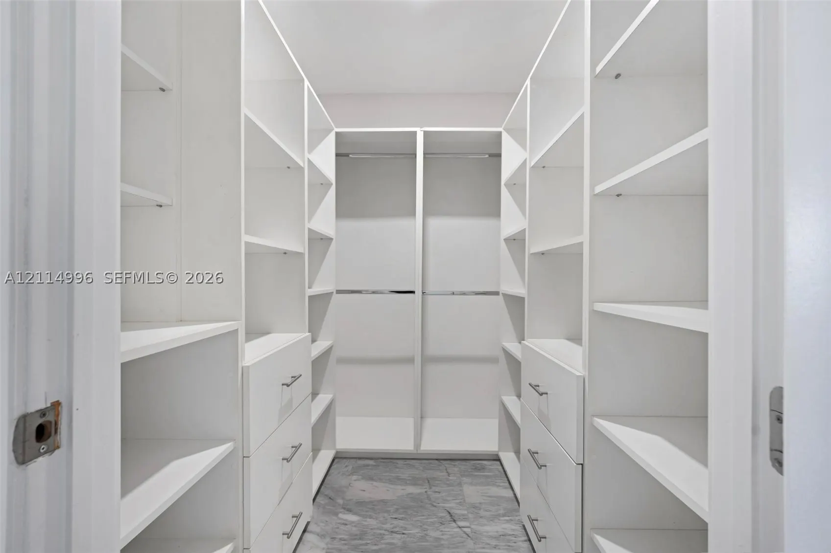 1100 Biscayne Blvd #5904
