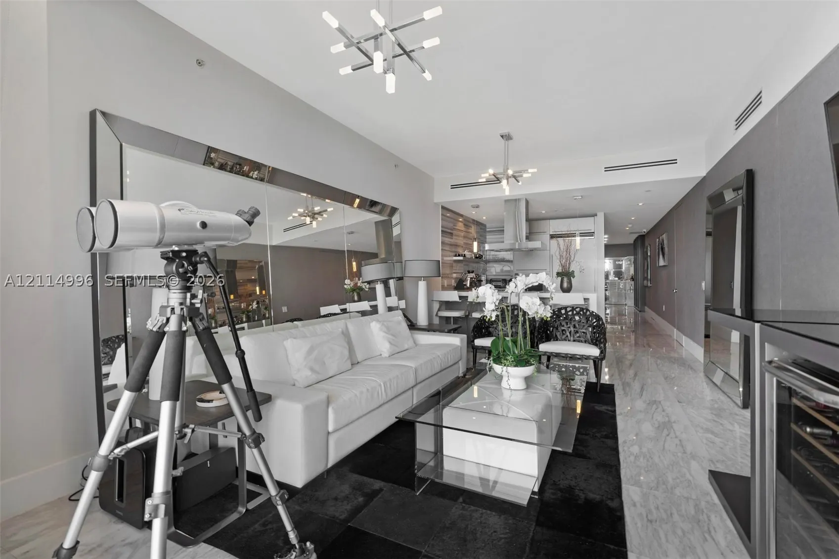 1100 Biscayne Blvd #5904