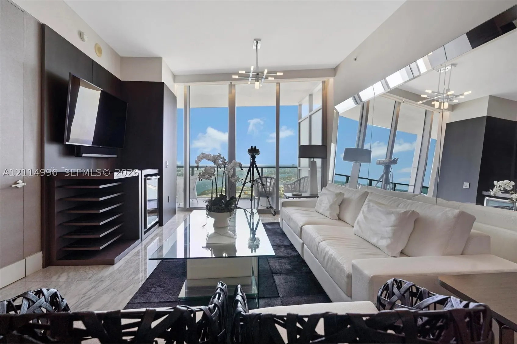 1100 Biscayne Blvd #5904