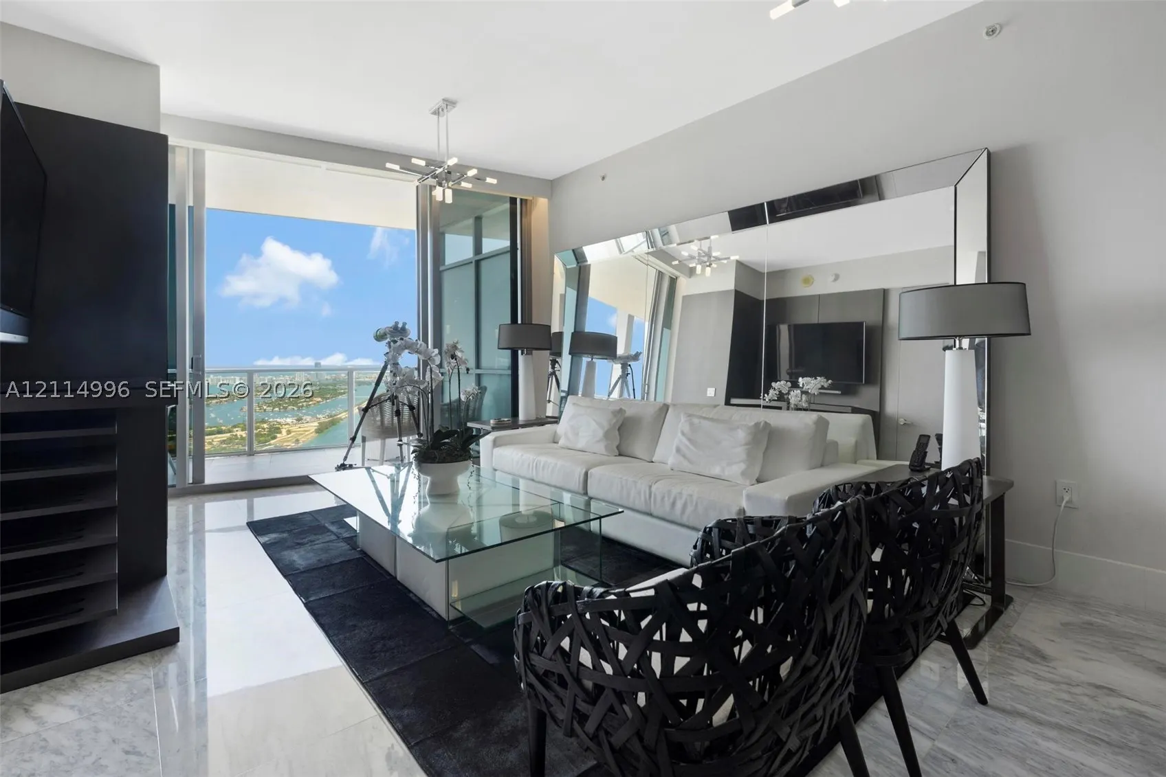 1100 Biscayne Blvd #5904