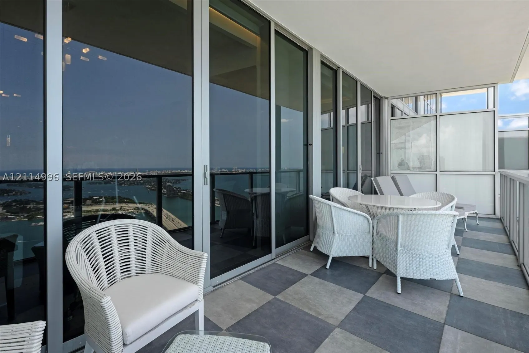 1100 Biscayne Blvd #5904