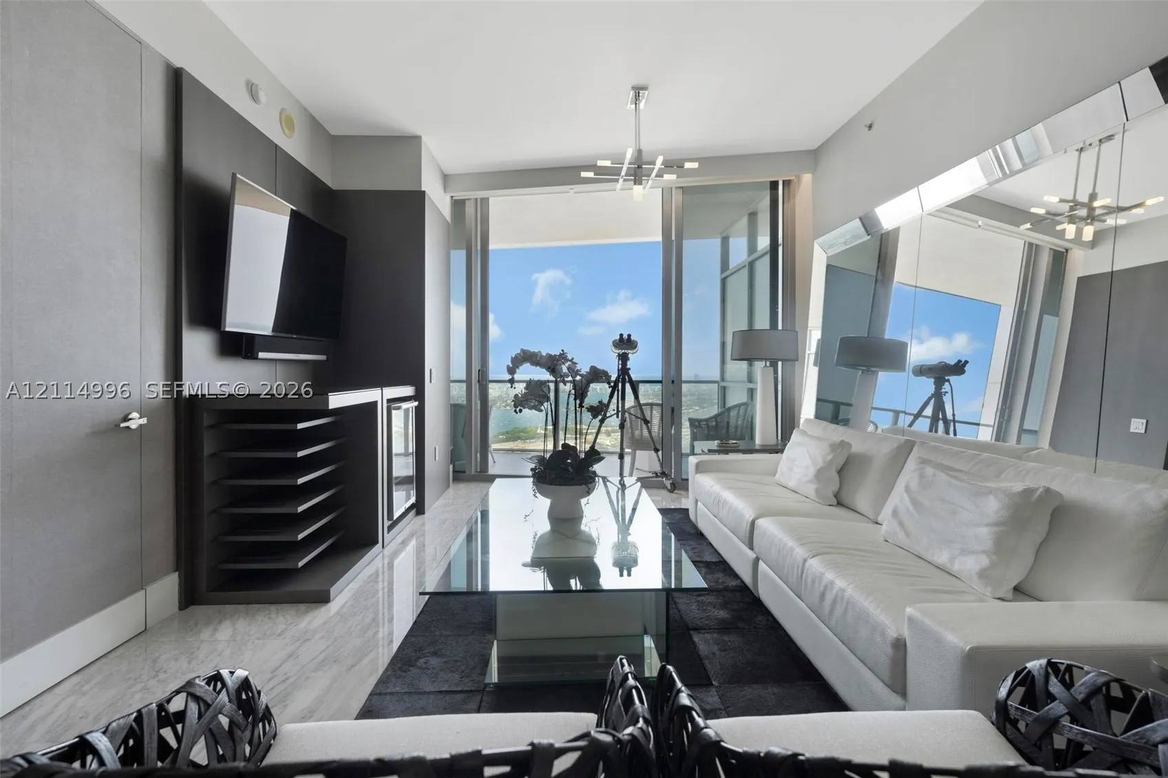 1100 Biscayne Blvd #5904
