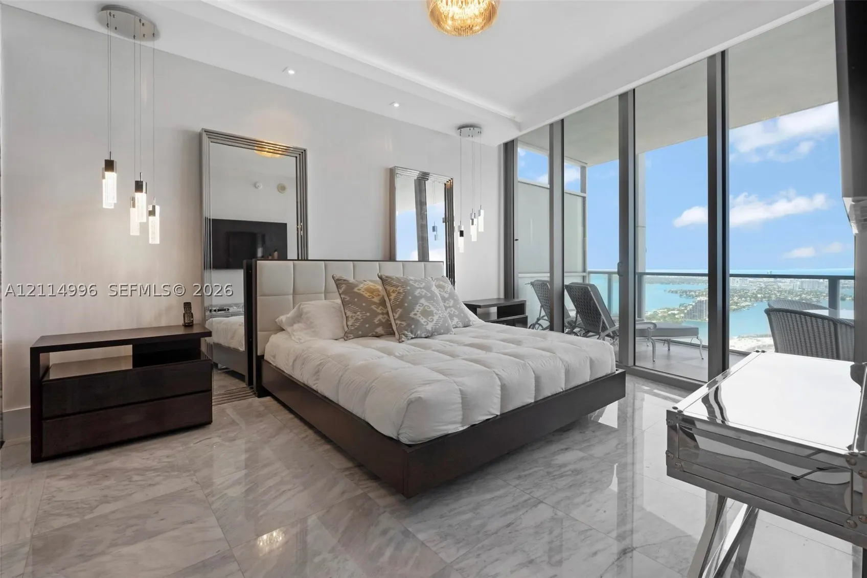1100 Biscayne Blvd #5904