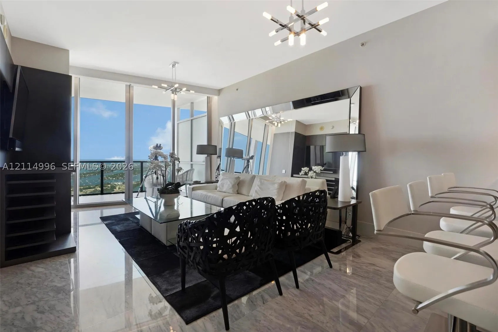 1100 Biscayne Blvd #5904