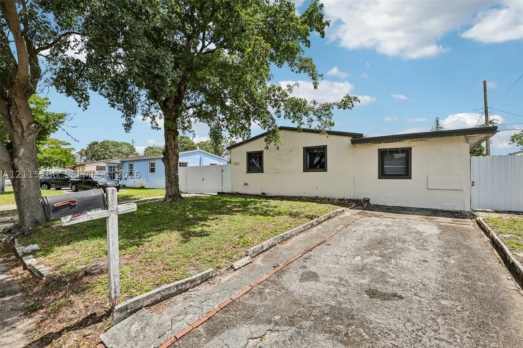 1421 N 68th Ter