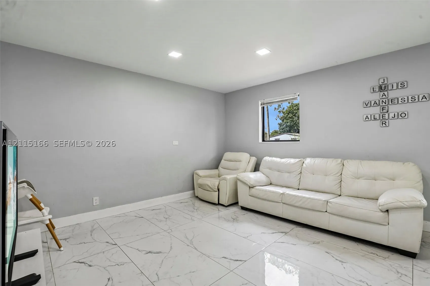 1421 N 68th Ter
