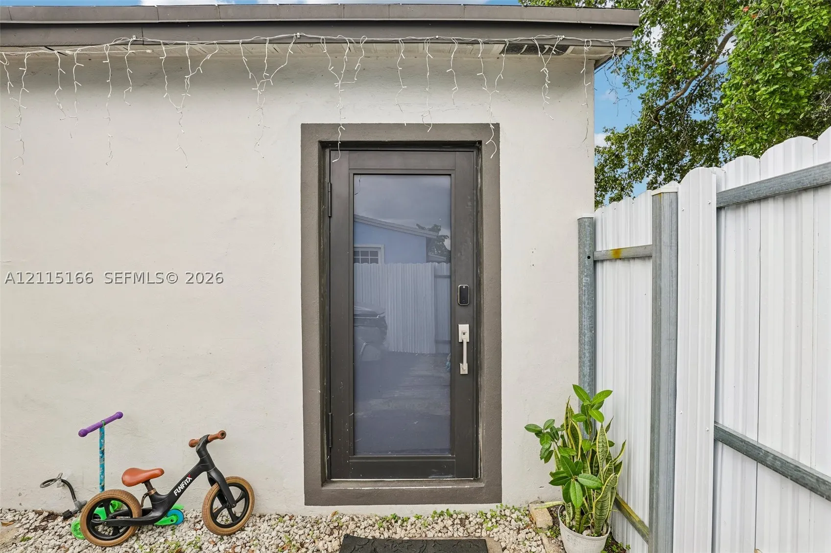 1421 N 68th Ter