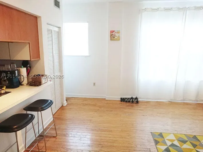 1200 Euclid Ave #206
