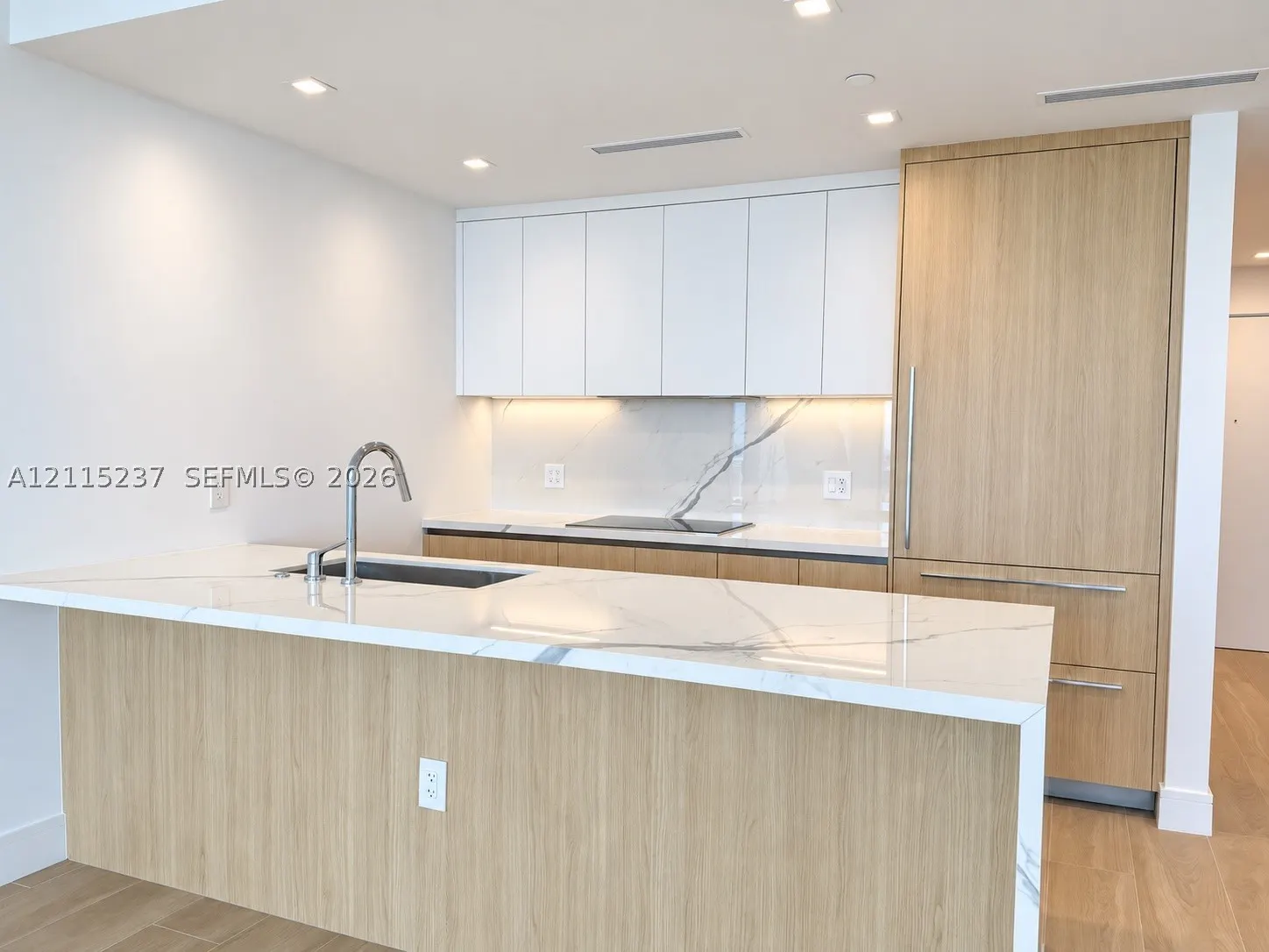 2411 Laguna Cir #802