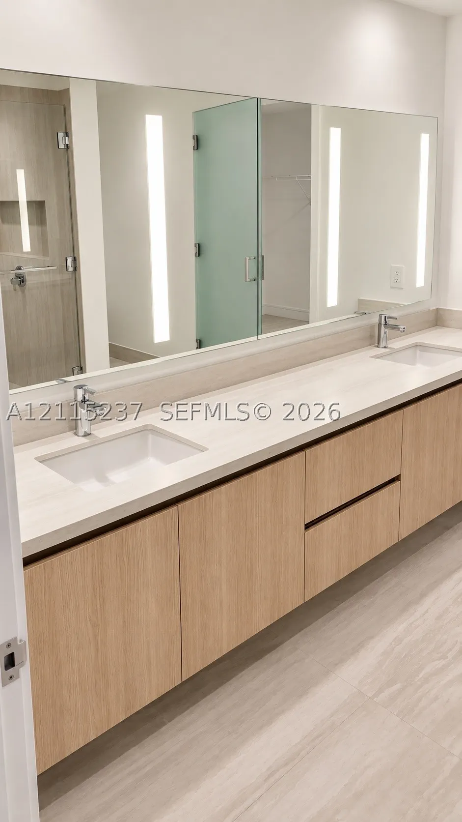 2411 Laguna Cir #802