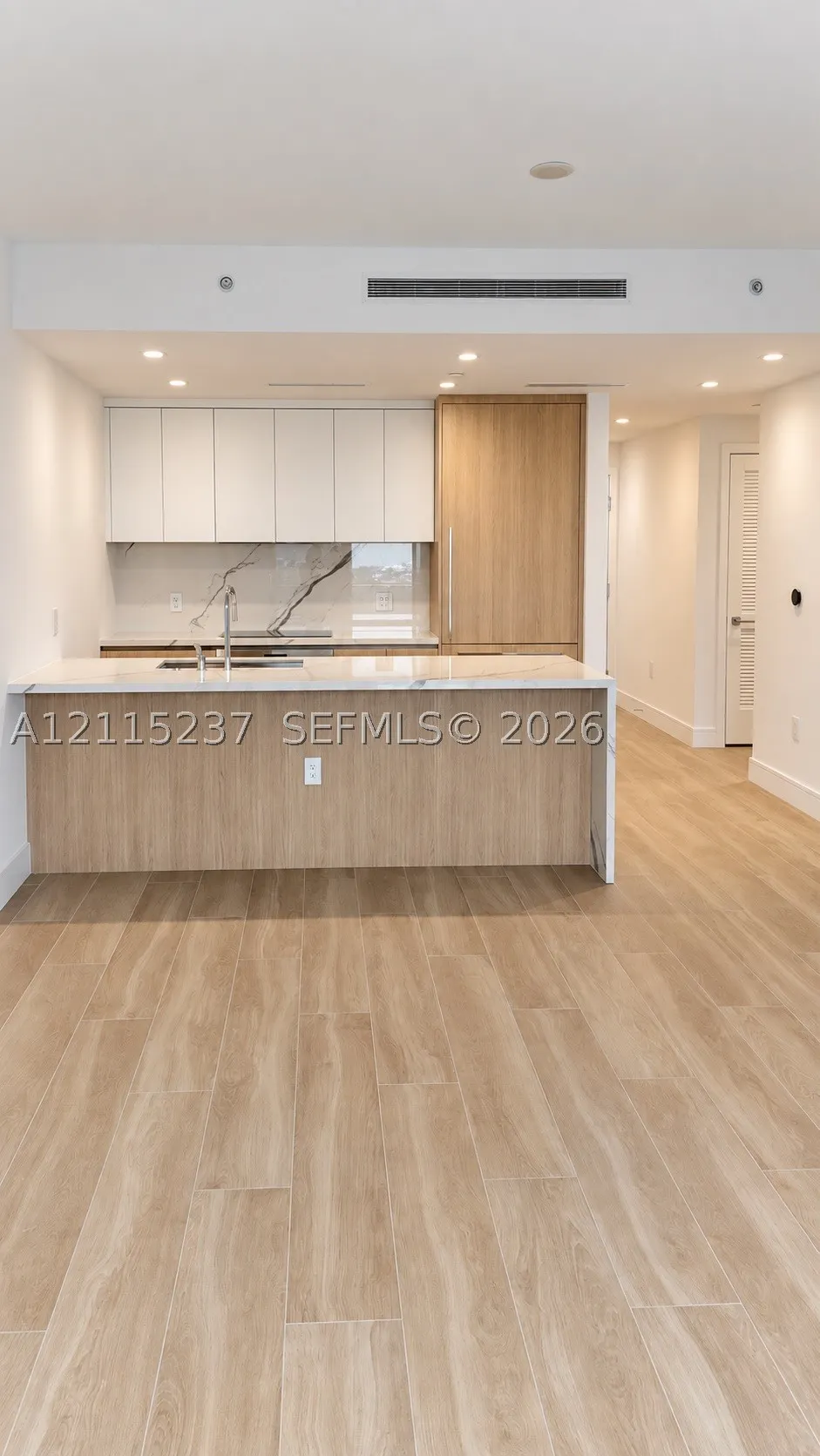 2411 Laguna Cir #802