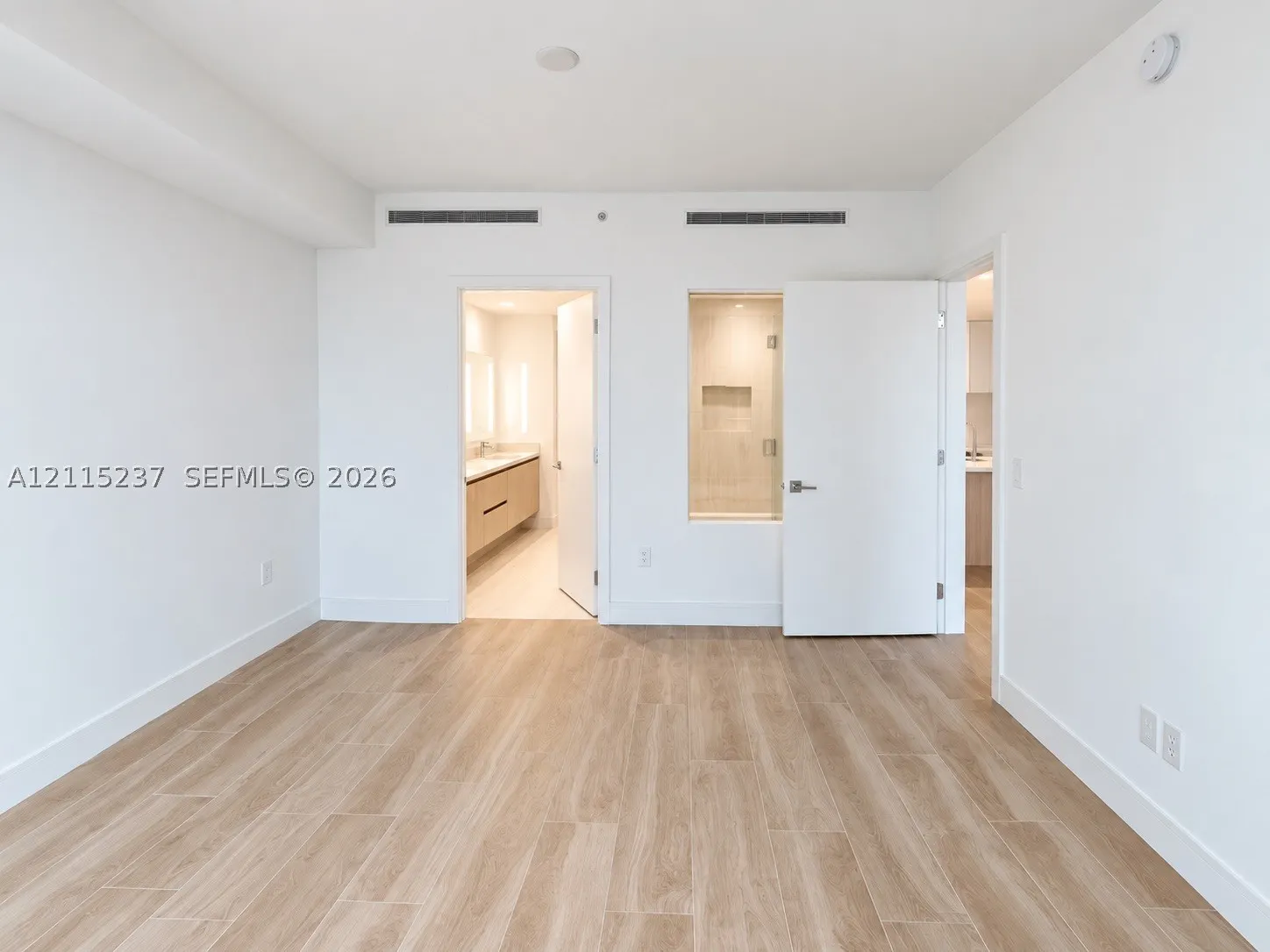 2411 Laguna Cir #802