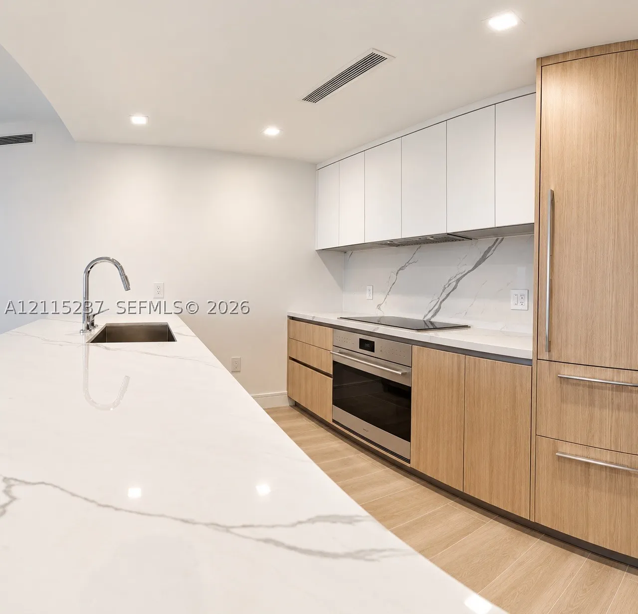 2411 Laguna Cir #802