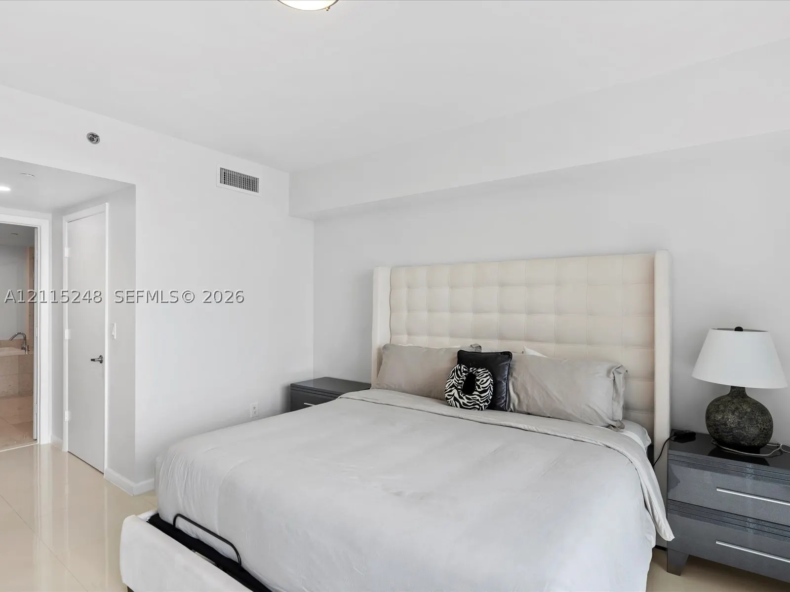465 Brickell Ave #4605