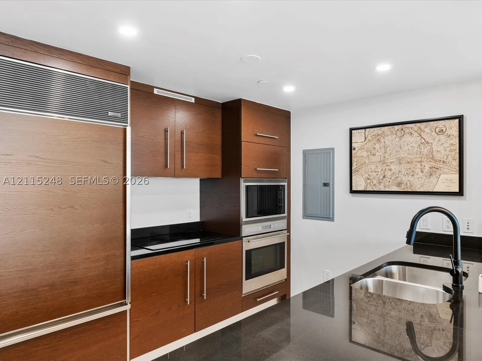 465 Brickell Ave #4605