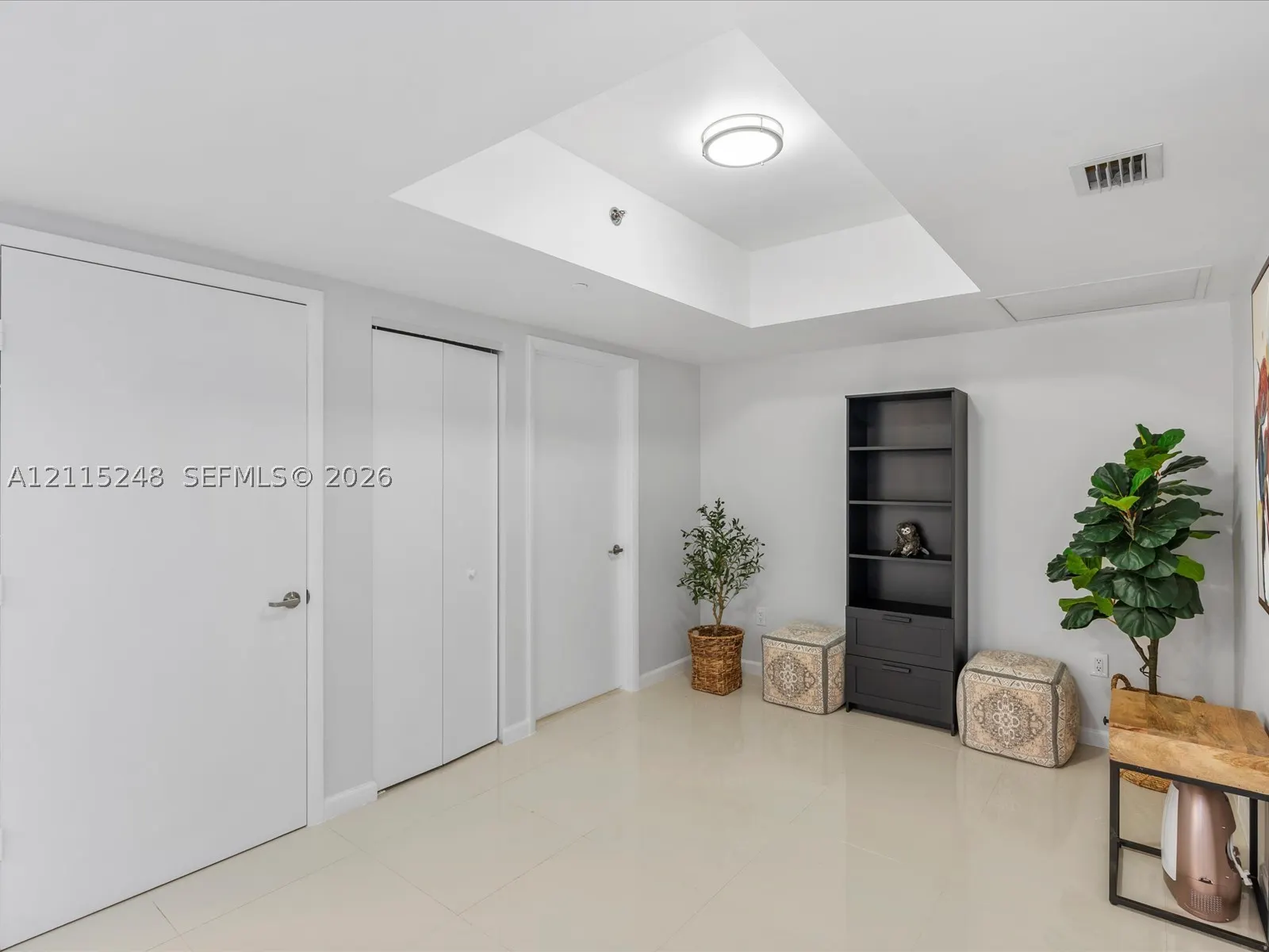 465 Brickell Ave #4605