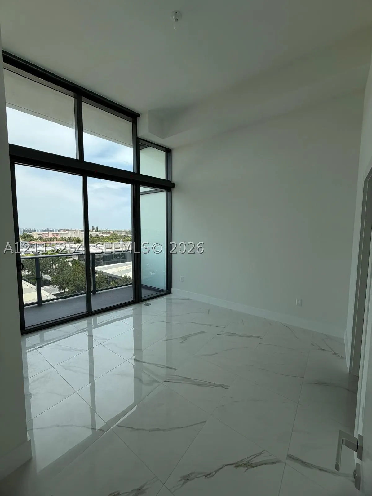1170 E Hallandale Beach Blvd #607