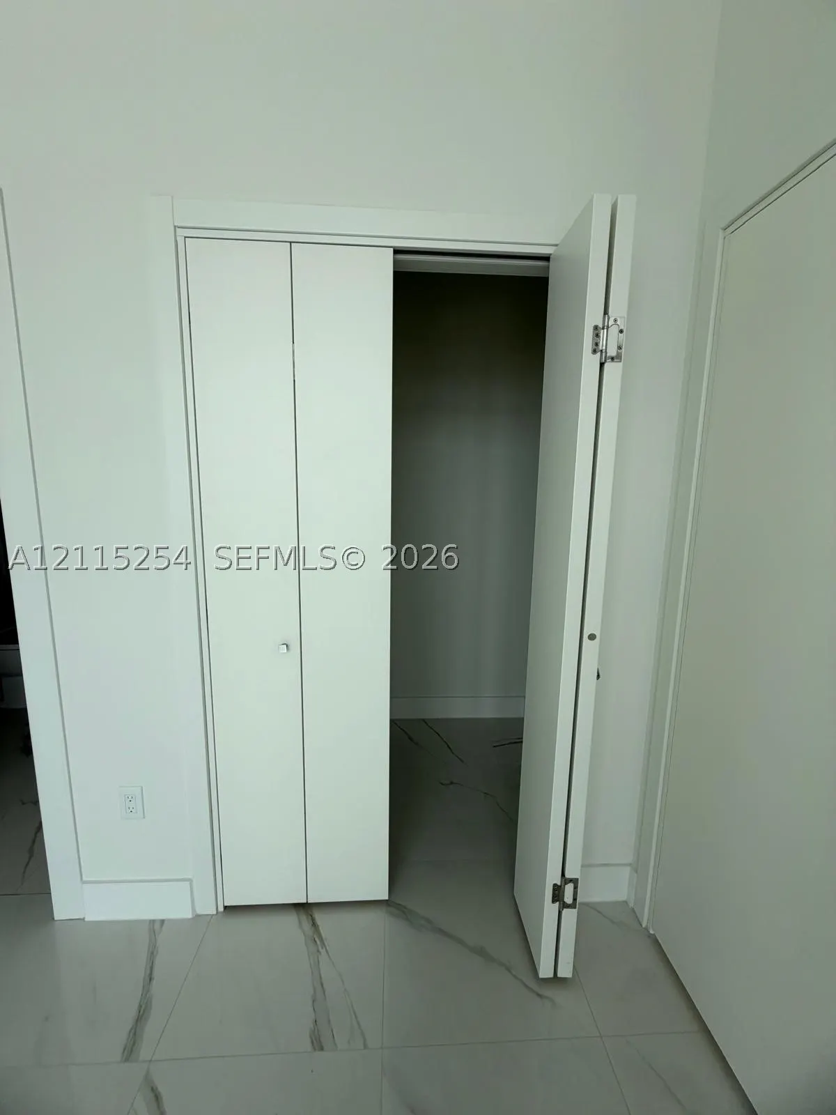 1170 E Hallandale Beach Blvd #607