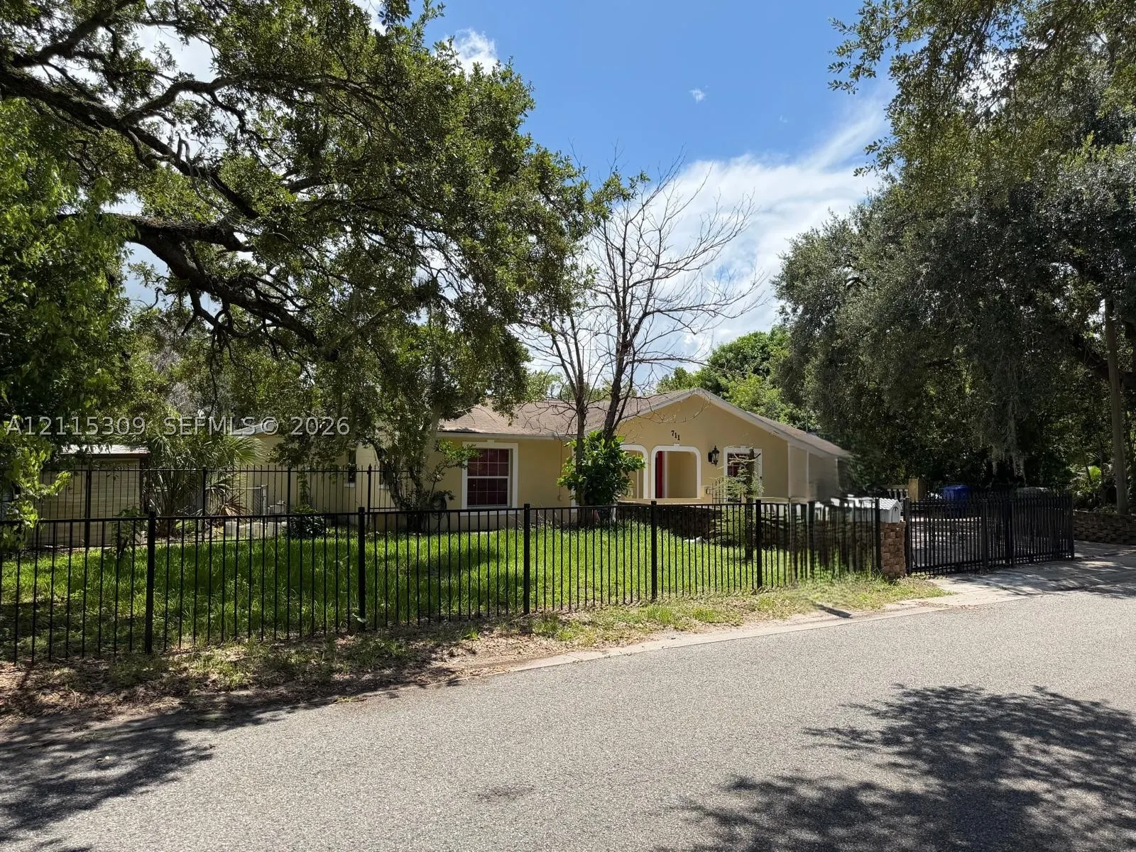 711 S Emory