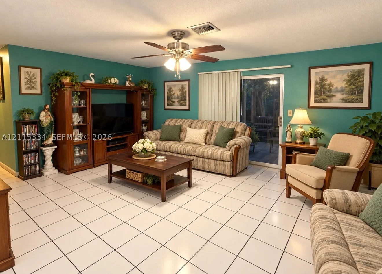 902 Palm Blvd