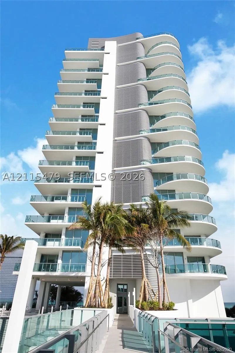 6901 Collins Ave #501