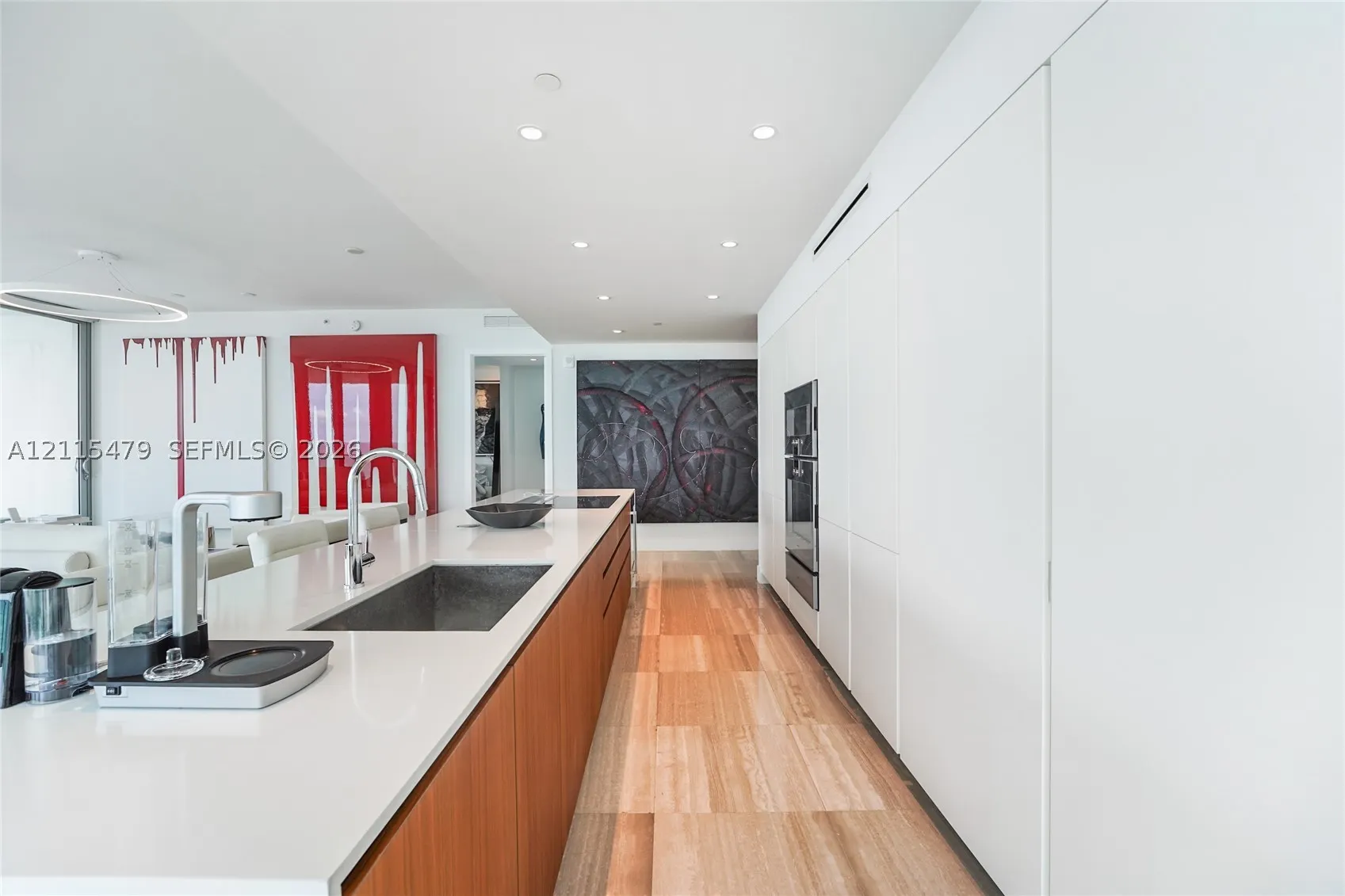 6901 Collins Ave #501