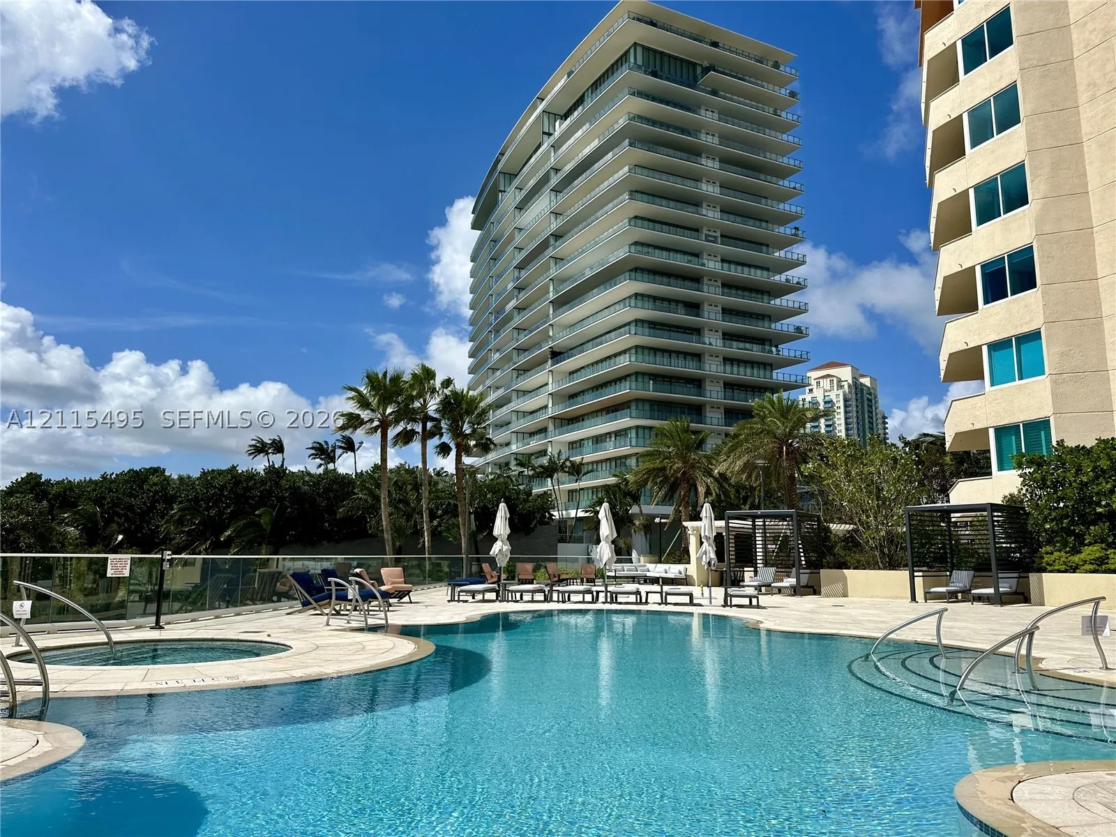 400 S Pointe Dr #1807