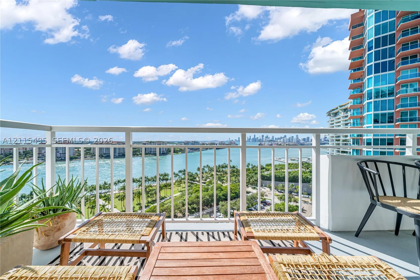 400 S Pointe Dr #1807