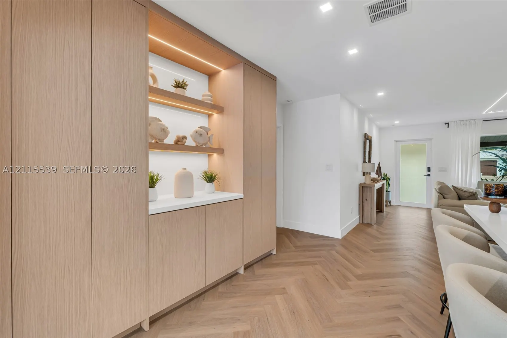 381 SE 6th Ter