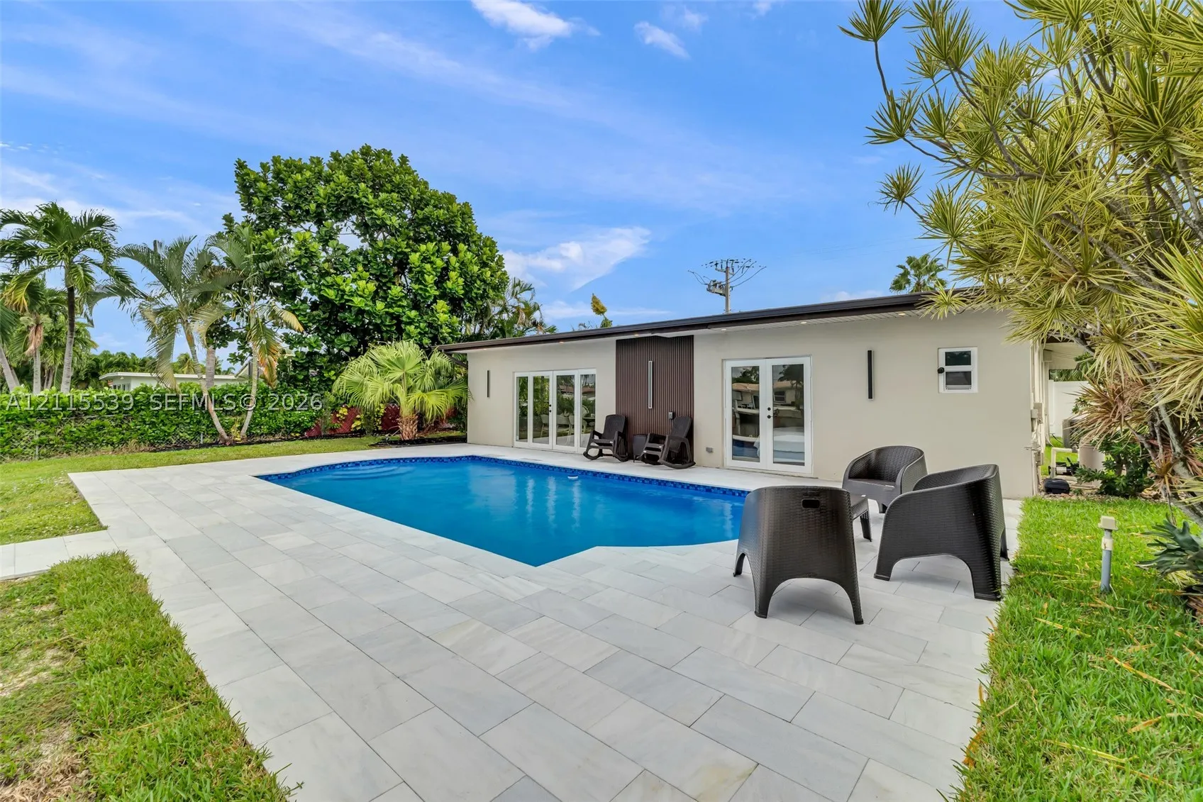 381 SE 6th Ter