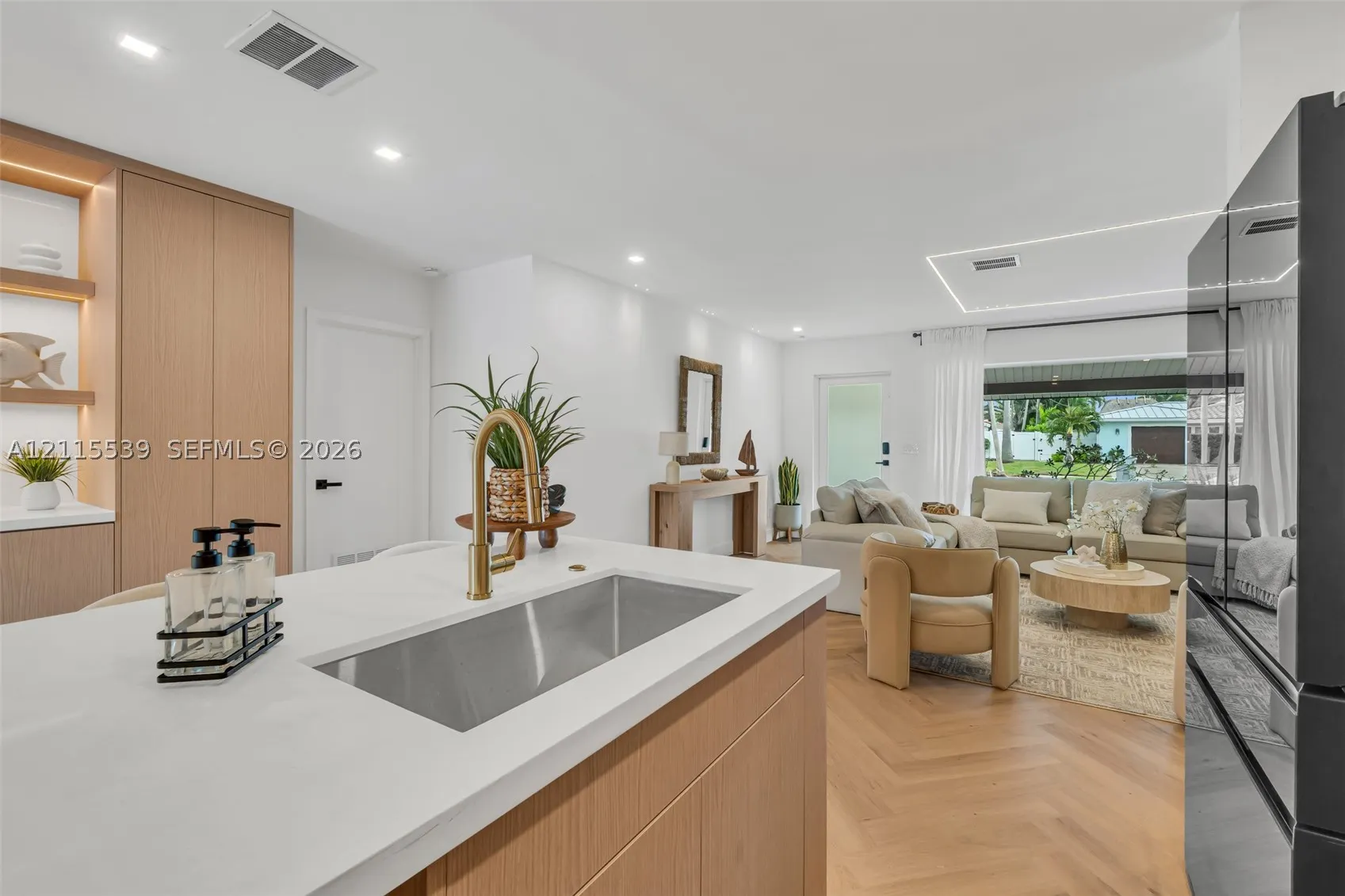 381 SE 6th Ter