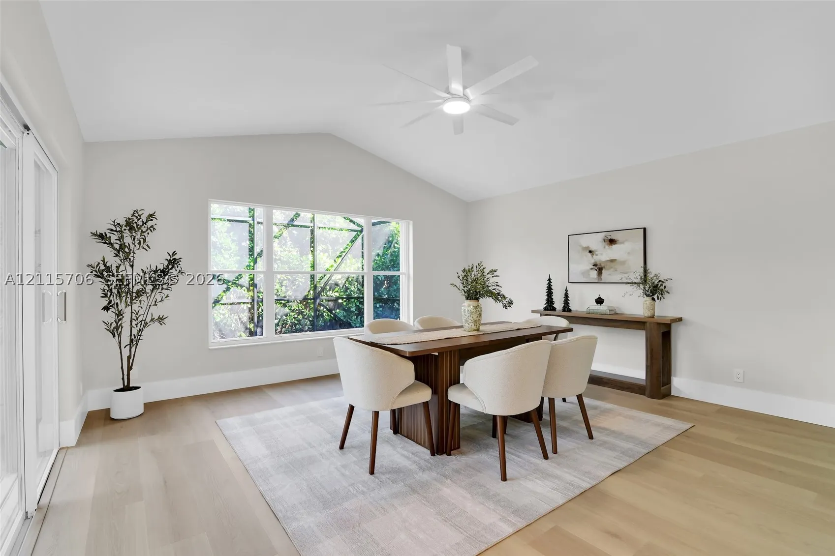 5184 Deerhurst Crescent Cir