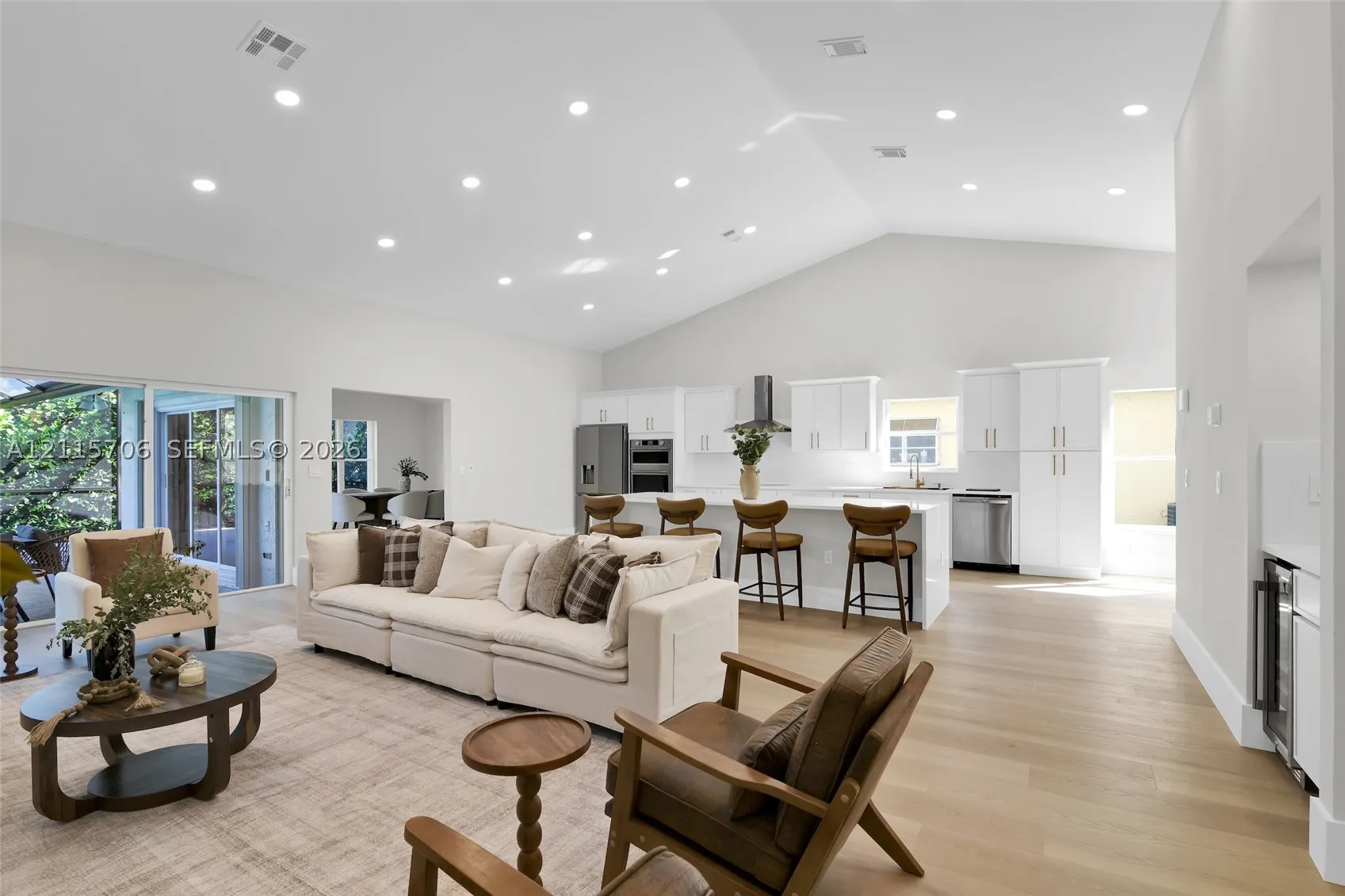 5184 Deerhurst Crescent Cir